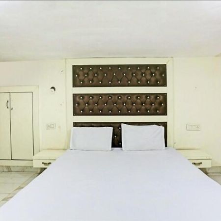 ホテル Mishra Residency アムリトサル エクステリア 写真